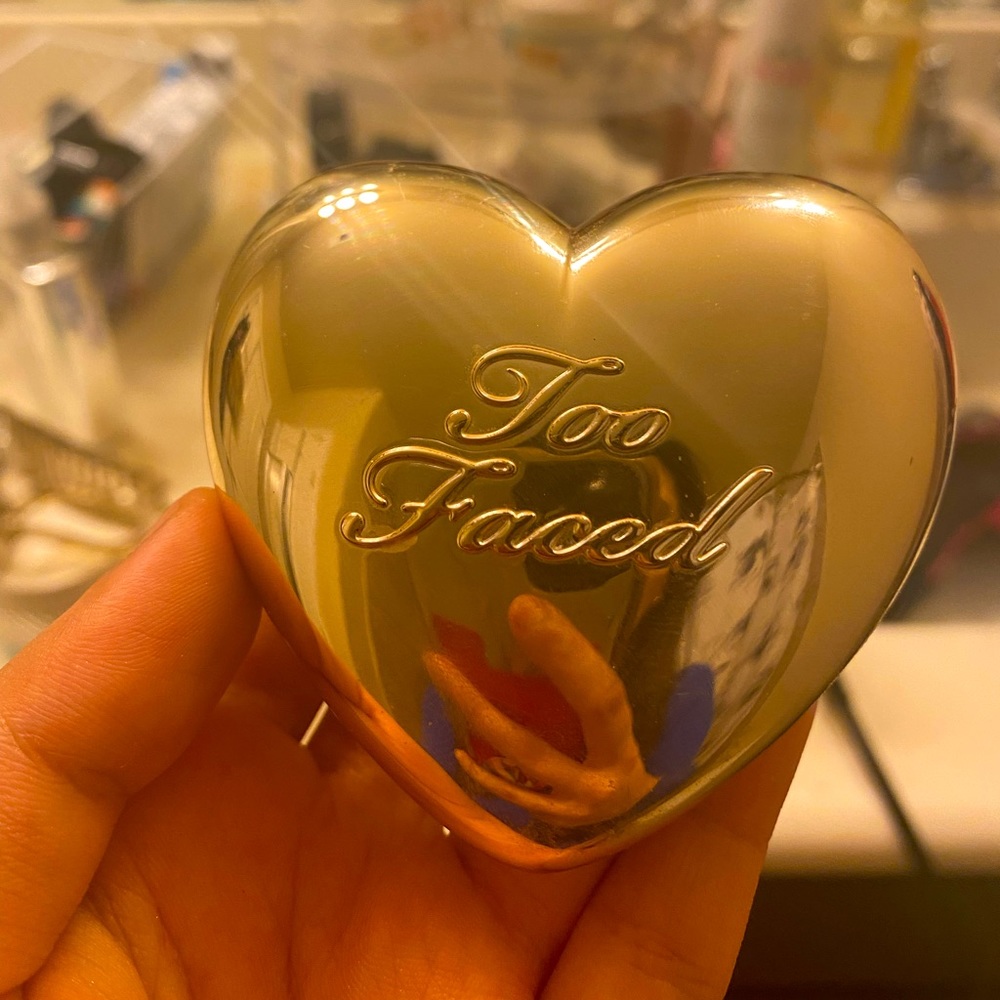 Too faced highlighter